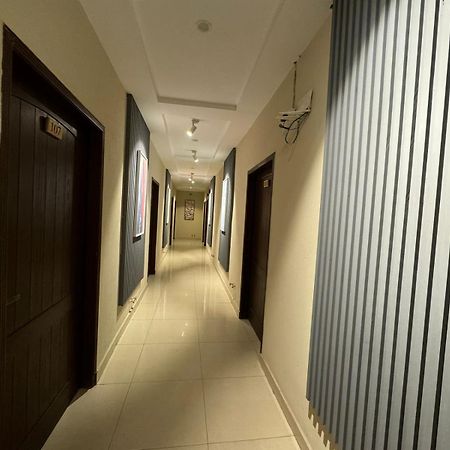 Shelton Boulevard Hotel Lahore Luaran gambar